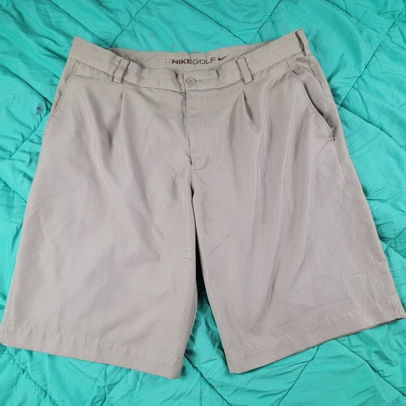 Nike Golf Shorts Mens 34 Khaki Brown Tan Pleated Front Pockets Preppy Casual - Picture 1 of 8